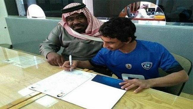 صورة: وفاة لاعب بعد يوم واحد من توقيعه للهلال السعودي