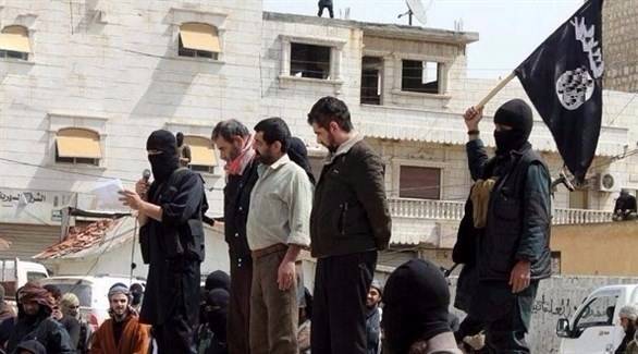 داعش يعدم 12 رجلاً حاولوا الهرب مع عوائلهم وأطفالهم من الموصل