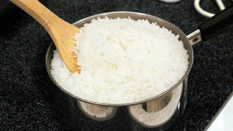 طهي الأرز بهذه الطريقة يؤدي للإصابة بالسرطان