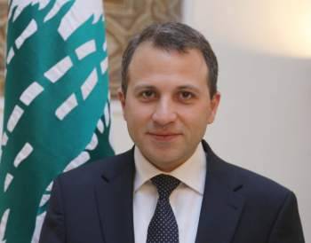 وصول باسيل وكنعان الى بشري لتقديم واجب العزاء بوفاة والدة جعجع