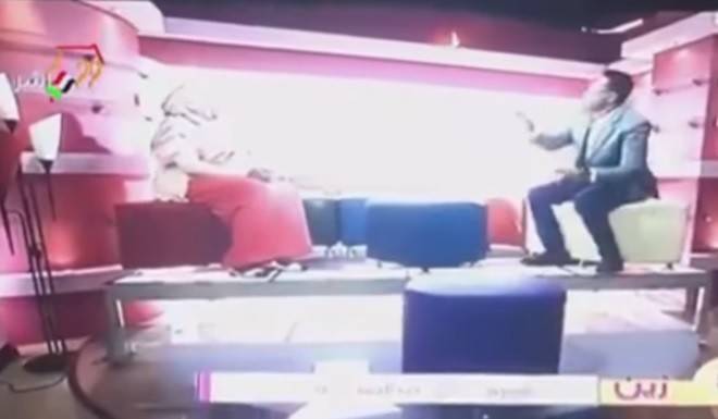 بالفيديو.. لحظة اندلاع حريق في قناة سودانية أثناء البث المباشر