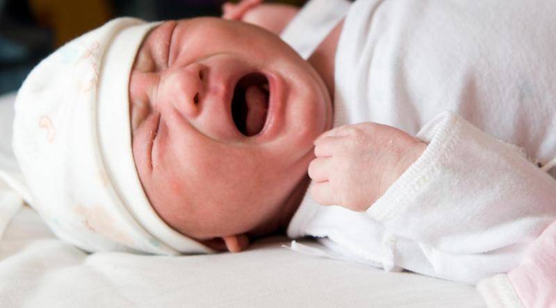 فاجعة جديدة.. أزعجها رضيعها ببكائه فضربت رأسه بالحائط حتى الموت!