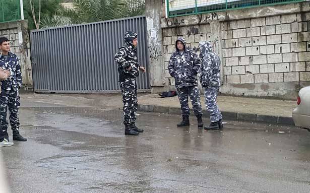 اعتدوا على منظمي السير في الزلقا.. هذا ما حصل