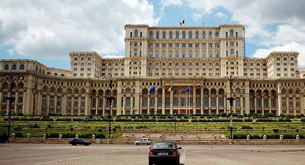 تعرف على سبب فصل المسؤولة الرومانية بعد تعيينها بيوم واحد