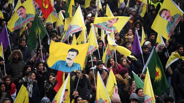 15 ألف متظاهر في فرنسا يطالبون أنقرة بالإفراج عن أوجلان