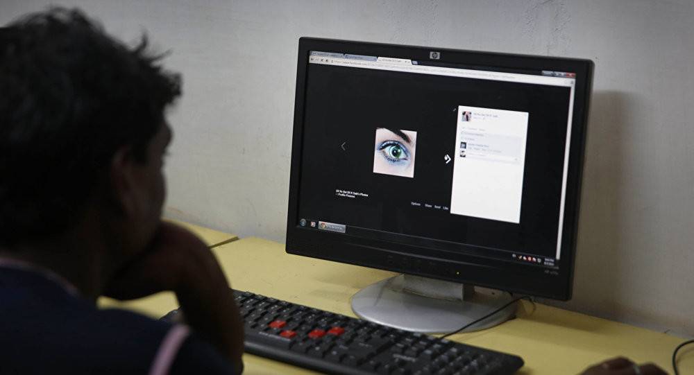 بعيدًا عمّن لا يعترف.. هذه نسبة الأفلام الإباحية على الانترنت!