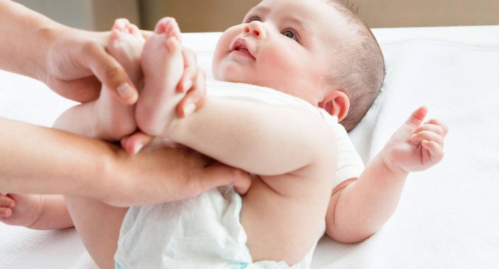 5 علاجات طبيعية تساعد الرضيع على التخلص من الغازات
