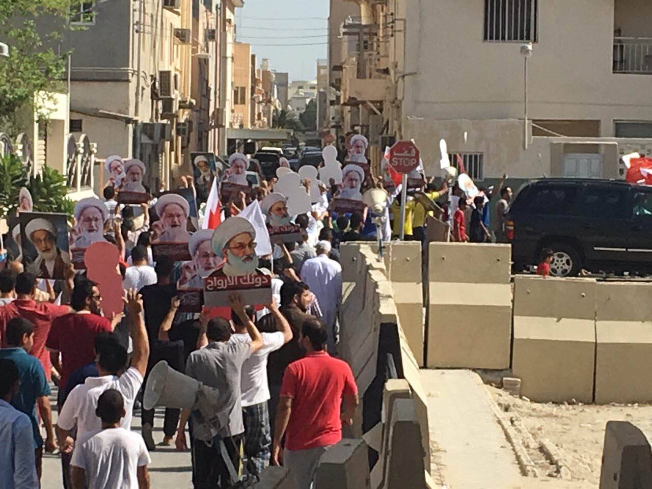تظاهرة لأهالي الدراز غرب المنامة رفضًا لمنع أكبر صلاة جمعة