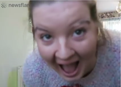 بالفيديو: ادعت أنها قصت إصبعها أمام حبيبها وهذا ما حصل!