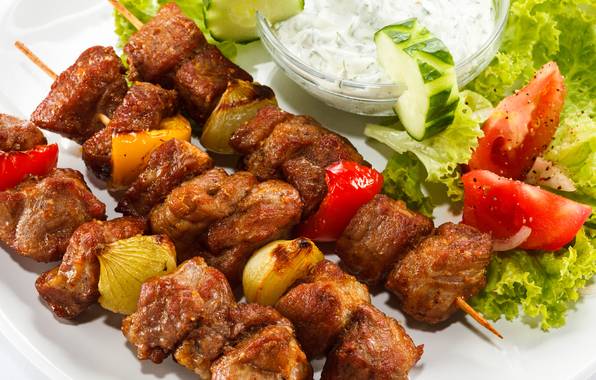 بعد تناول الطعام.. توقّفوا عن هذه العادات فوراً!