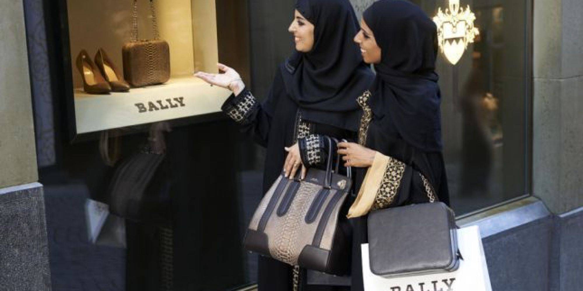 لا تجعل موسم التخفيضات يخدعك.. خطة لتشتري ما تريد بأقل ثمن