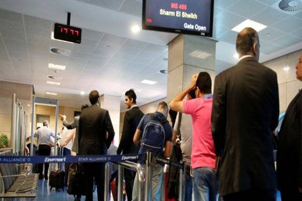 قنصلية المملكة بالقاهرة تطالب بالتزام "التفتيش" بعد واقعة السعوديات الـ4