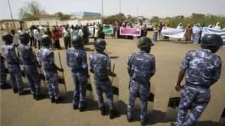 السلطات السودانية "تعثر على مواد متفجرة وجوازات سفر أجنبية" في عملية دهم عقب انفجار جنوب العاصمة