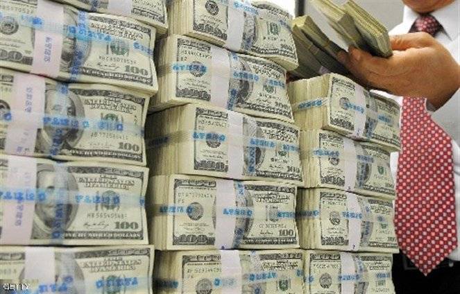 ترامب يرفع الدولار وصعود "قياسي" في وول ستريت