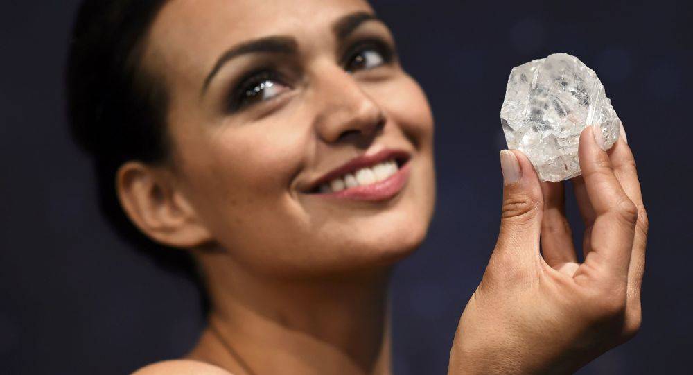 بالفيديو...معمل سري لتصنيع الألماس رخيص الثمن