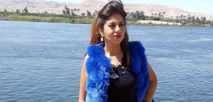 بالصورة: هكذا أمضت بوسي شلبي أول عيد حب بعد وفاة محمود عبد العزيز!