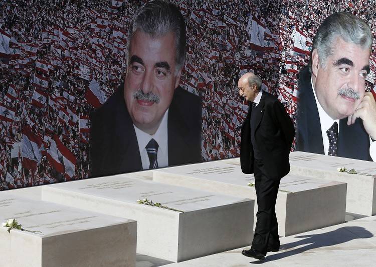 جنبلاط في ذكرى رفيق الحريري: "اشتقنالك"!