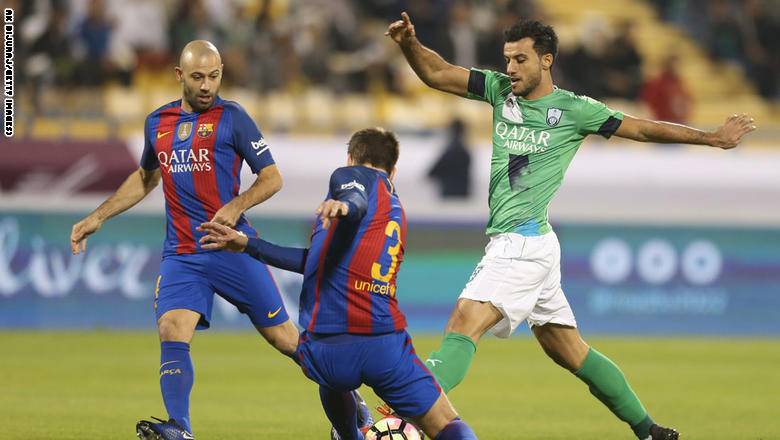 النجم السوري السومة : يا طير سلملي ع سوريا... ومتابعيه: أصيل يا عكيد
