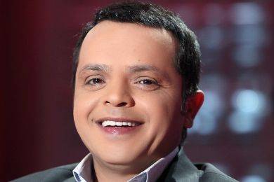 بالفيديو - محمد هنيدي يكشف عن أسوأ عاداته.. وما هو حلمه الذي لم يحققه بسبب طوله؟