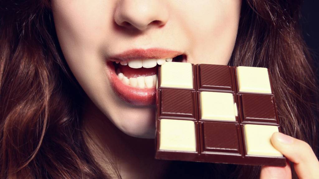 لمحبي الشوكولا فقط…ألذ وظيفة في العالم