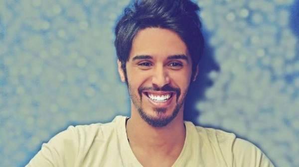 عبد السلام الزايد ينتهي من غناء 
