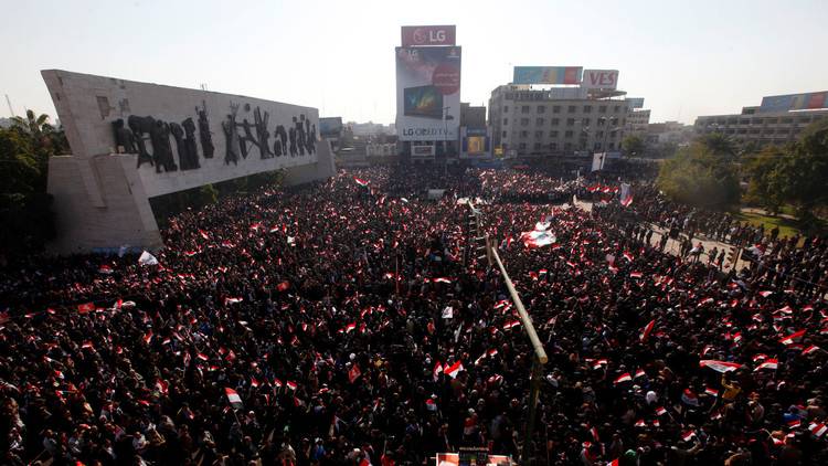 آلاف العراقيين صامتون وسط بغداد