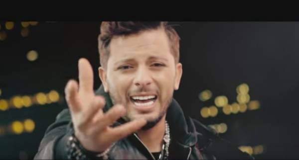 حاتم عمور: سبقت سعد لمجرد في الغناء باللهجة المغربية