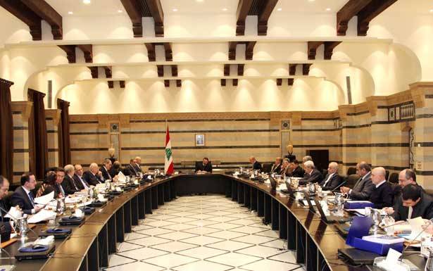 جلسات مُتتالية للحكومة لدراسة مشروع قانون مُوازنة 2017
هل تؤدّي الى «تطيير» السلسلة وترحيلها الى مُوازنة 2018؟