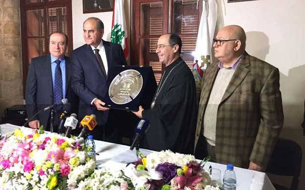 مكرماً من مطرانية صيدا للكاثوليك :
الخطيب : وصلنا الى مشارف الانتهاء من إعداد خطة استراتيجيّة لمشكلة النفايات
