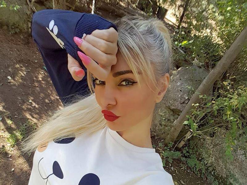 صور توأم ميريام كلينك تحدث بلبلة