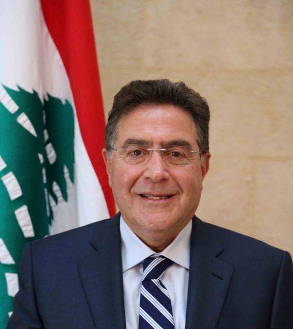 تويني عرض مع سفيرة اسبانيا العلاقات ومكافحة الفساد