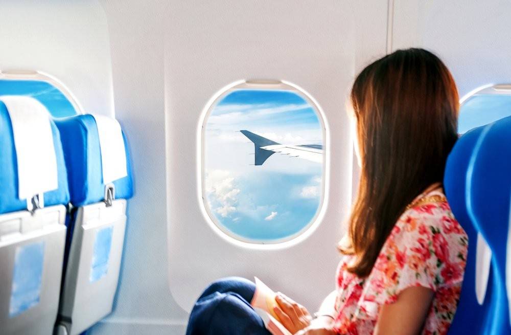 تجنّب ارتداء هذه الأشياء أثناء السفر بالطائرة!