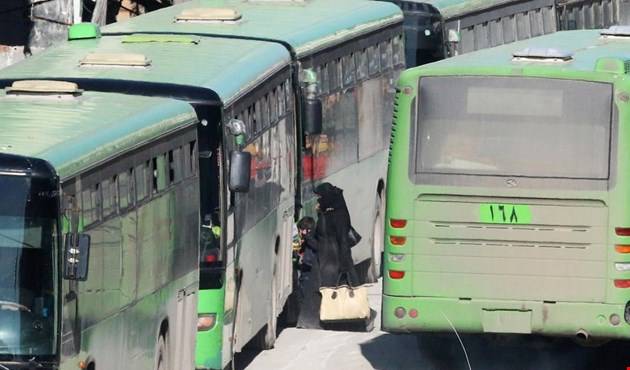 خروج عشرات المسلحين من سرغايا بريف دمشق نحو إدلب