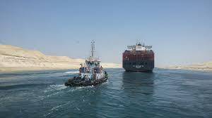 انخفاض إيرادات قناة السويس