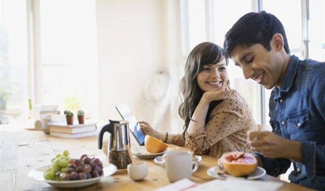 إذا لم تتزوج عن حب.. كيف تحسن علاقتك بشريك حياتك؟