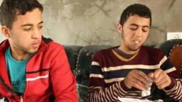 لماذا يتناول هذان الشقيقان 200 حبة دواء يومياً؟
