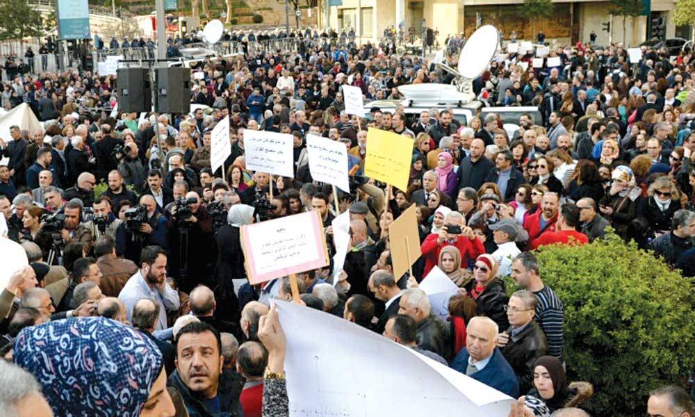 السنيورة لـ«الديار» : السفينة ستغرق بنا إذا...