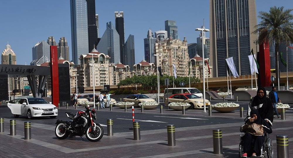 حاكم دبي يستحدث عقوبة جديدة لمرتكبي "التفحيط" في المدينة