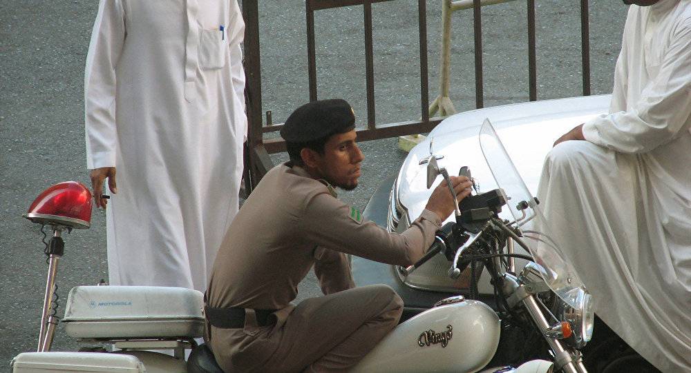 بالفيديو...نجاة سعودي بأعجوبة بعد تلقيه طلقة في حفل زفاف