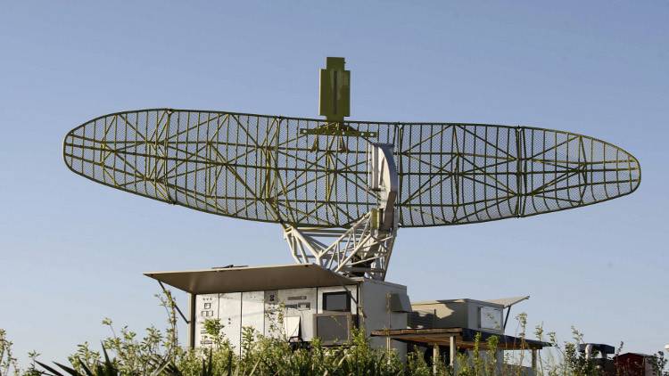 ضابط إيراني: راداراتنا تستشعر أنفاس طياري "الكيان الصهيوني"