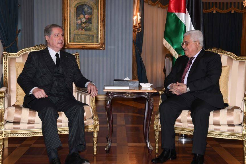 عباس استقبل شخصيات: تشديد على أهمية القضية الفلسطينية