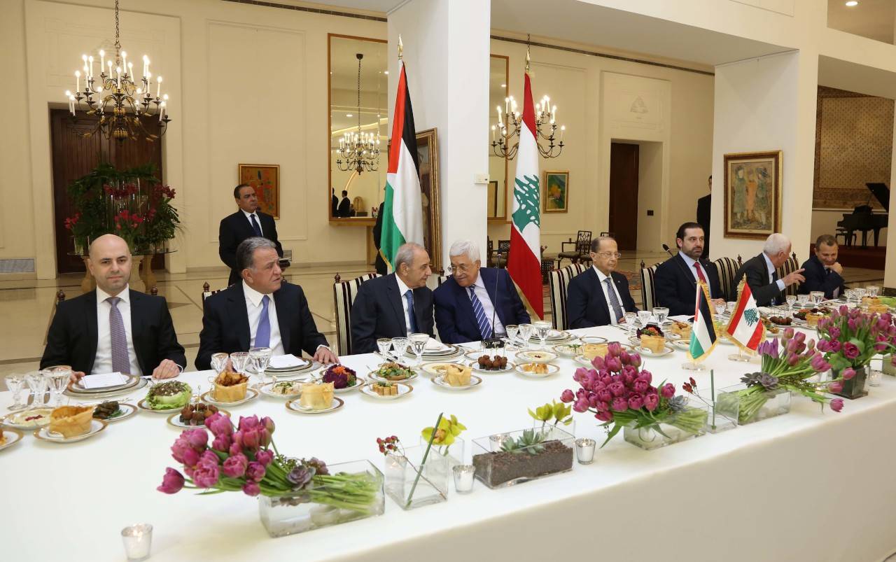 عون اقام مأدبة عشاء على شرف الرئيس الفلسطيني :سنواصل العمل للوصول الى السلام الذي تستحقونه