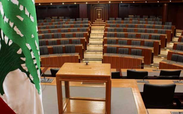 تمديد سنة مشروط في مواجهة شبح الفراغ
