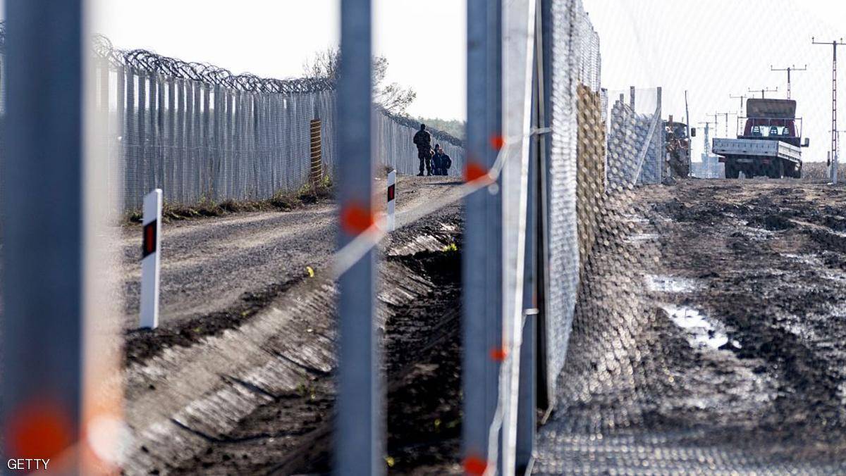المجر تبدأ تشييد سياج حدودي ثان
