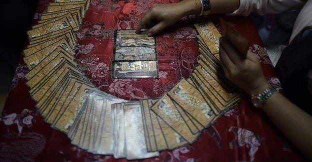 ساحرات أميركا يستعملن سحرهن لطرد ترامب من الرئاسة