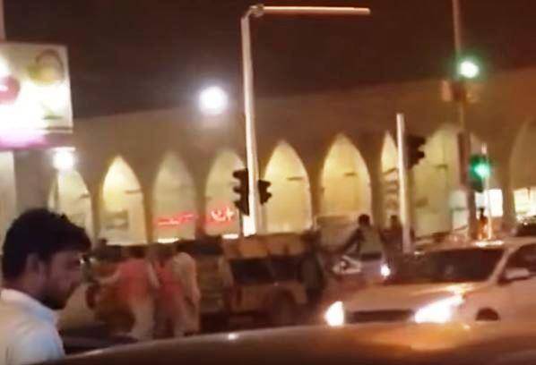 بالفيديو...مشاجرة بالعصي و"الكريك" في الرياض