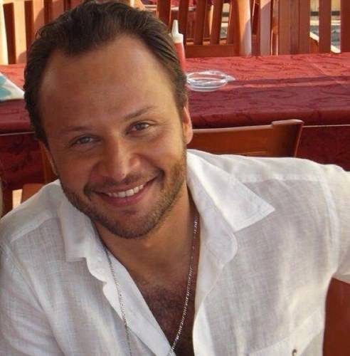 لماذا قال مكسيم خليل "هي الحياة الحقيقية والباقي فراطة"؟