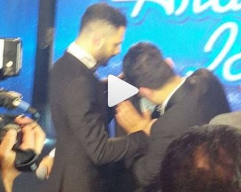 بالفيديو - انهيار المشترك اليمني في كواليس Arab Idol وبكاء أحلام بحرقة!