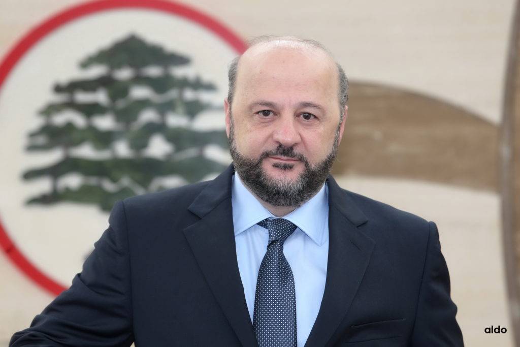 الرياشي ضرب ضربته... وسافر!