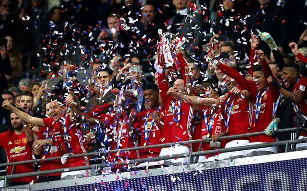 البطولات الأوروبية : برشلونة يتخطى عقبة أتلتيكو مدريد ومانشستر يونايتد بطلاً لكأس الرابطة